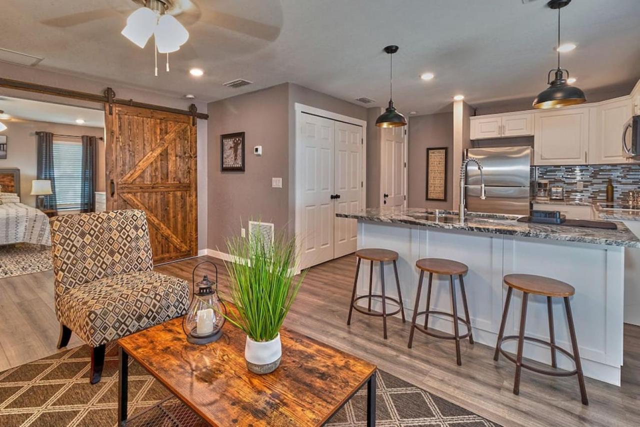 Cozy Haven Attached To Million Home - South Tampa Eksteriør billede