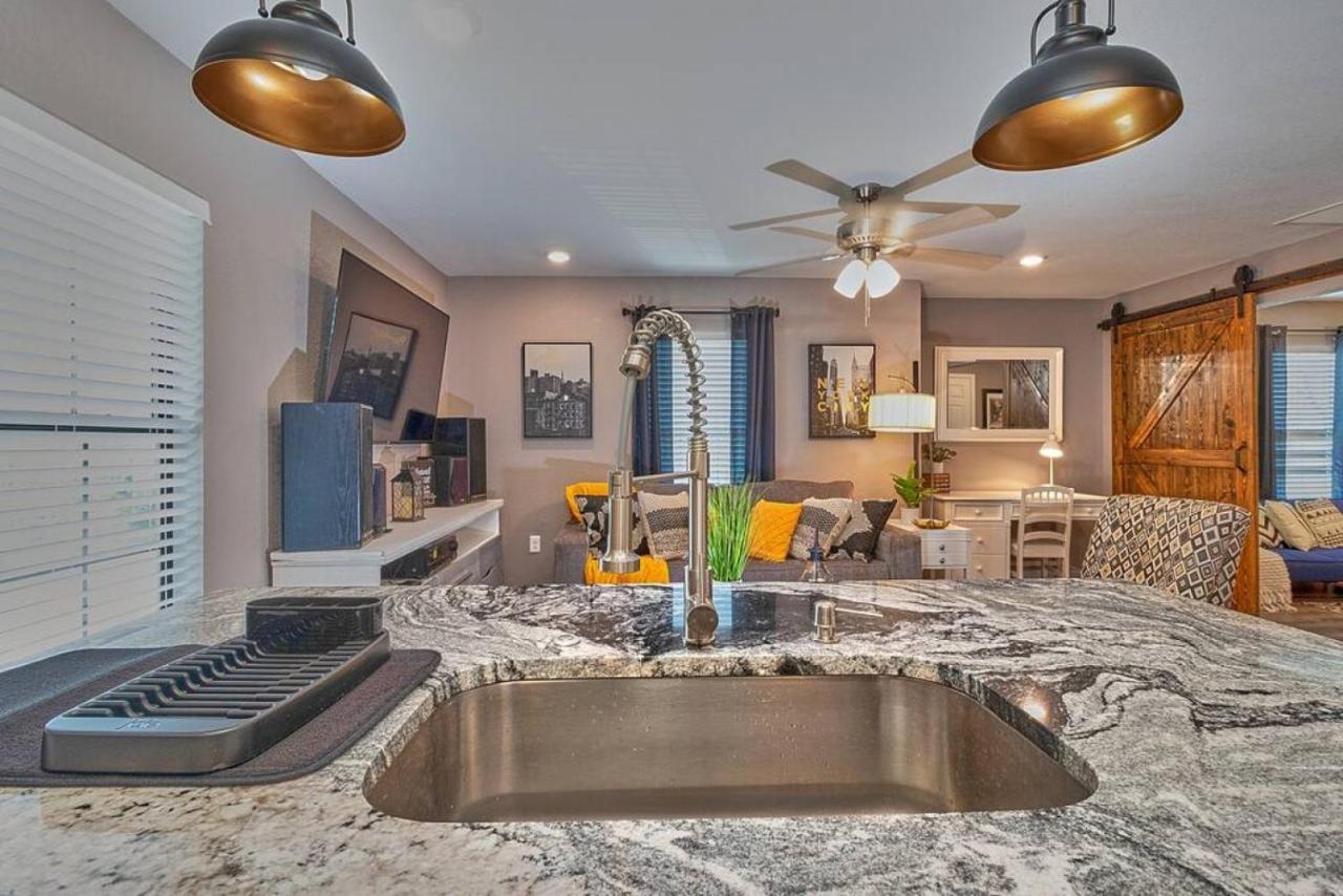 Cozy Haven Attached To Million Home - South Tampa Eksteriør billede